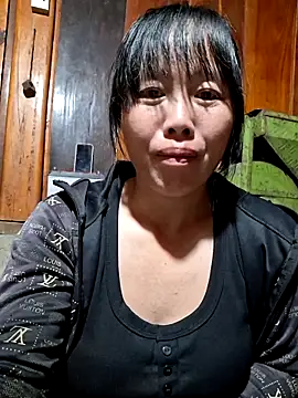 Snapshot of helenzz chatting on 11/07/25, 01:33 helenzz online show from 11/07/25, 01:33