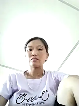 Snapshot of abigail-00 chatting on 09/23/25, 09:45 abigail-00 online show from 09/23/25, 09:45