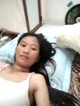 Snapshot of abigail-00 chatting on 09/28/25, 09:53 abigail-00 online show from 09/28/25, 09:53