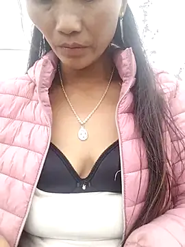 Snapshot of abigail-00 chatting on 11/03/25, 07:53 abigail-00 online show from 11/03/25, 07:53