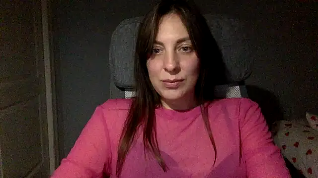 Snapshot of Myronell chatting on 10/21/25, 05:46 Myronell online show from 10/21/25, 05:46
