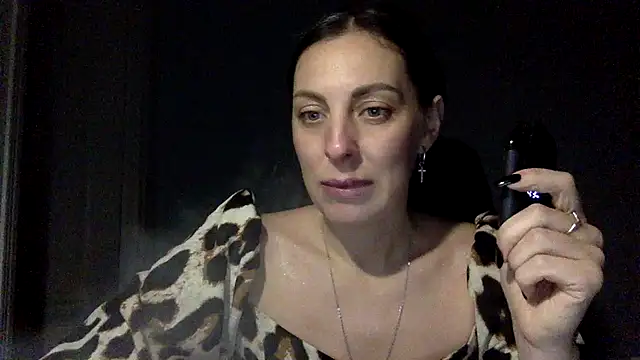 Snapshot of Myronell chatting on 10/27/25, 06:34 Myronell online show from 10/27/25, 06:34