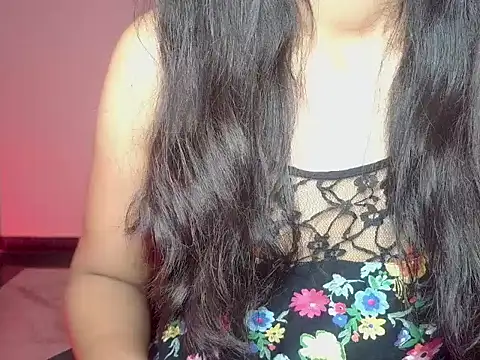 Avantika  online show from 09/30/25, 01:05