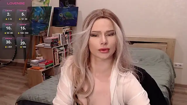 Snapshot of bbJ_one chatting on 10/18/25, 11:00 bbJ one online show from 10/18/25, 11:00