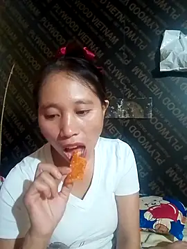 Snapshot of ruby-00 chatting on 10/11/25, 05:00 ruby-00 online show from 10/11/25, 05:00