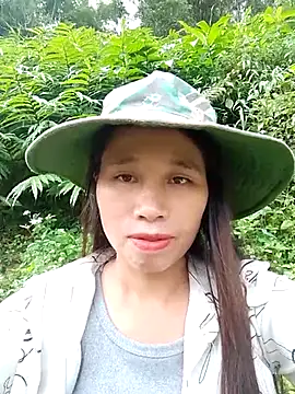 Snapshot of ruby-00 chatting on 10/28/25, 12:58 ruby-00 online show from 10/28/25, 12:58