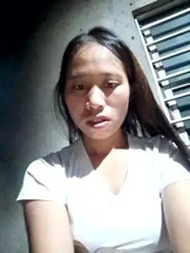 Snapshot of ruby-00 chatting on 10/29/25, 10:33 ruby-00 online show from 10/29/25, 10:33