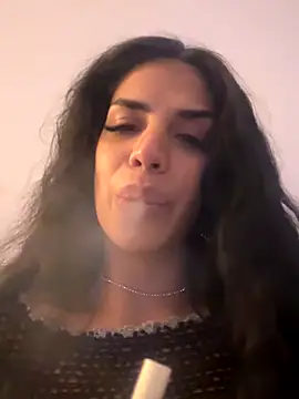 Snapshot of AylinHazellx chatting on 10/11/25, 06:50 AylinHazellx online show from 10/11/25, 06:50