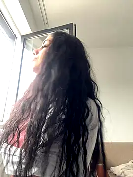 Snapshot of AylinHazellx chatting on 10/12/25, 12:04 AylinHazellx online show from 10/12/25, 12:04