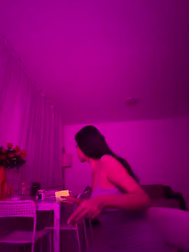 Snapshot of AylinHazellx chatting on 10/22/25, 07:13 AylinHazellx online show from 10/22/25, 07:13