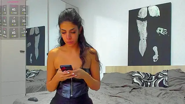 Snapshot of AylinHazellx chatting on 11/10/25, 05:28 AylinHazellx online show from 11/10/25, 05:28