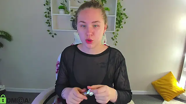 Snapshot of Elsie_Cutties chatting on 11/07/25, 12:43 Elsie Cutties online show from 11/07/25, 12:43