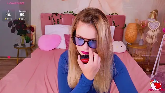 Snapshot of KellyHayden chatting on 09/28/25, 10:31 KellyHayden online show from 09/28/25, 10:31