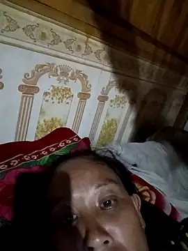 Snapshot of vtmbae chatting on 09/23/25, 03:26 vtmbae online show from 09/23/25, 03:26