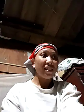 Snapshot of vtmbae chatting on 09/25/25, 10:08 vtmbae online show from 09/25/25, 10:08