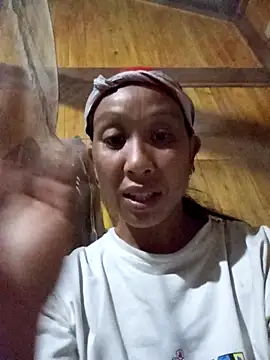 Snapshot of vtmbae chatting on 09/26/25, 12:09 vtmbae online show from 09/26/25, 12:09