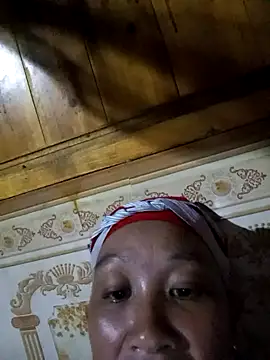 Snapshot of vtmbae chatting on 09/28/25, 09:20 vtmbae online show from 09/28/25, 09:20