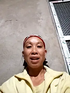 Snapshot of vtmbae chatting on 09/29/25, 09:30 vtmbae online show from 09/29/25, 09:30