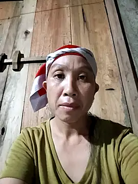 Snapshot of vtmbae chatting on 09/30/25, 01:38 vtmbae online show from 09/30/25, 01:38