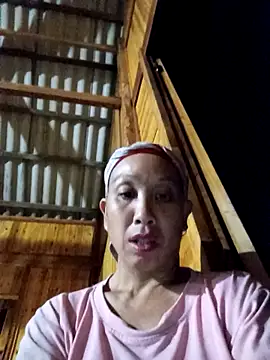 Snapshot of vtmbae chatting on 10/03/25, 01:41 vtmbae online show from 10/03/25, 01:41