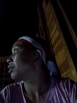 Snapshot of vtmbae chatting on 10/04/25, 12:36 vtmbae online show from 10/04/25, 12:36