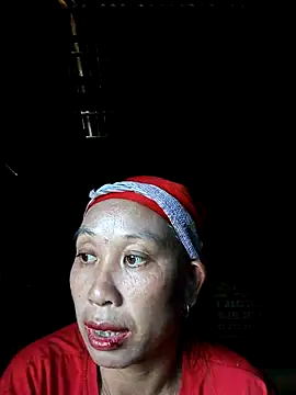 Snapshot of vtmbae chatting on 10/17/25, 01:53 vtmbae online show from 10/17/25, 01:53