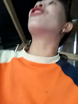 Snapshot of vtmbae chatting on 10/26/25, 01:00 vtmbae online show from 10/26/25, 01:00