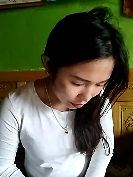 Snapshot of Mai4568 chatting on 09/27/25, 12:48 Mai4568 online show from 09/27/25, 12:48