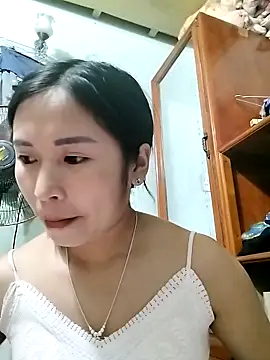 Snapshot of Mai4568 chatting on 09/30/25, 12:32 Mai4568 online show from 09/30/25, 12:32