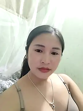 Snapshot of Mai4568 chatting on 10/21/25, 01:12 Mai4568 online show from 10/21/25, 01:12