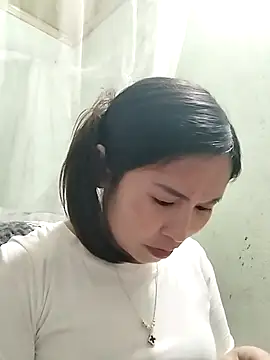 Snapshot of Mai4568 chatting on 10/23/25, 03:33 Mai4568 online show from 10/23/25, 03:33