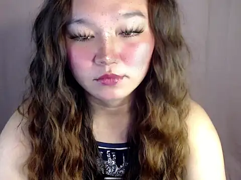 Snapshot of Eyes-on-me chatting on 11/03/25, 12:57 Eyes-on-me online show from 11/03/25, 12:57