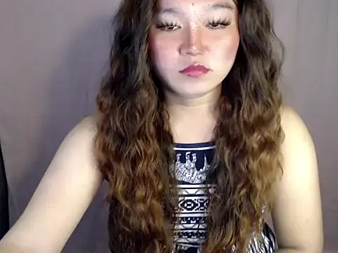 Snapshot of Eyes-on-me chatting on 11/07/25, 09:31 Eyes-on-me online show from 11/07/25, 09:31