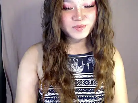 Snapshot of Eyes-on-me chatting on 11/21/25, 03:11 Eyes-on-me online show from 11/21/25, 03:11