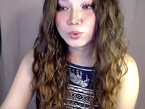Snapshot of Eyes-on-me chatting on 11/23/25, 04:18 Eyes-on-me online show from 11/23/25, 04:18