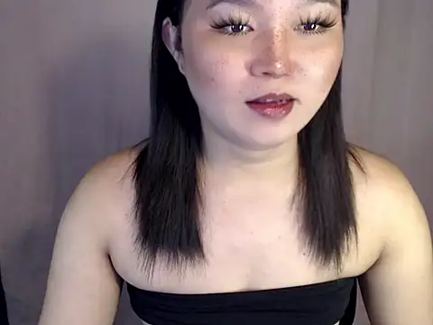 Snapshot of Eyes-on-me chatting on 12/03/25, 07:45 Eyes-on-me online show from 12/03/25, 07:45