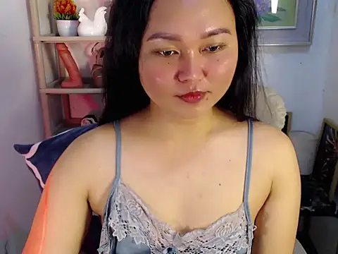 Eyes-on-me online show from 06/28/26, 07:42