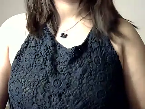 Snapshot of Aaliya02 chatting on 11/02/25, 07:22 Aaliya02 online show from 11/02/25, 07:22