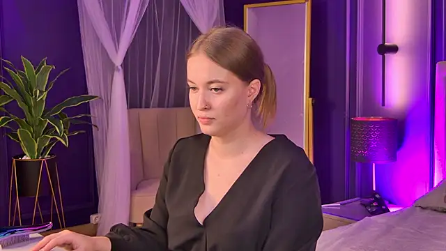 Snapshot of Eva_Haris chatting on 09/22/25, 01:57 Eva Haris online show from 09/22/25, 01:57