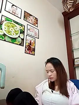 Snapshot of ___Dorry02___ chatting on 10/19/25, 04:35 Dorry02 online show from 10/19/25, 04:35