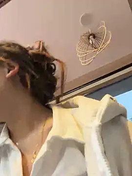 Snapshot of ___Dorry02___ chatting on 10/31/25, 10:27 Dorry02 online show from 10/31/25, 10:27