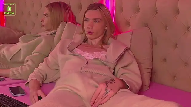 RobertDevine online show from 10/17/25, 04:20