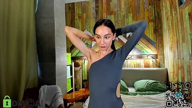 Snapshot of Elliizabeth chatting on 09/26/25, 05:44 Elliizabeth online show from 09/26/25, 05:44