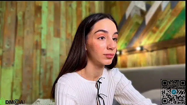 Snapshot of Elliizabeth chatting on 10/27/25, 09:13 Elliizabeth online show from 10/27/25, 09:13