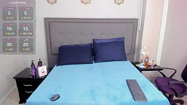 Snapshot of Vhaleria_Vega chatting on 09/23/25, 01:14 Vhaleria Vega online show from 09/23/25, 01:14