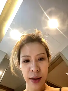 Snapshot of miumiu-66 chatting on 10/20/25, 03:01 miumiu-66 online show from 10/20/25, 03:01