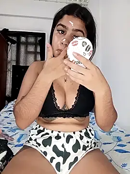 Snapshot of Sashalana chatting on 10/02/25, 12:45 Sashalana online show from 10/02/25, 12:45