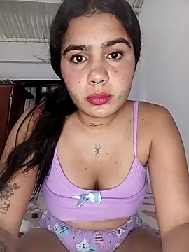 Snapshot of Sashalana chatting on 10/17/25, 12:30 Sashalana online show from 10/17/25, 12:30