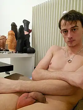 Snapshot of Chrisou73 chatting on 03/16/26, 08:02 Chrisou73 online show from 03/16/26, 08:02