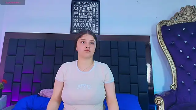 Krystal Heartss online show from 10/21/25, 05:13